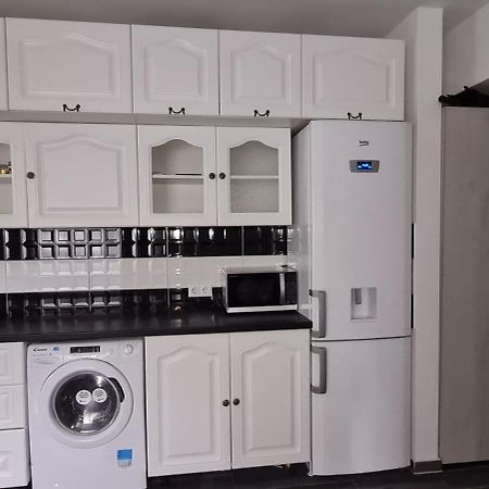 Apartament Regim Hotelier Elis Brasov Bagian luar foto
